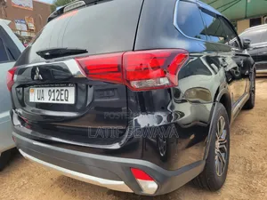 New Mitsubishi Outlander SE Launch Edition 2022 Blue