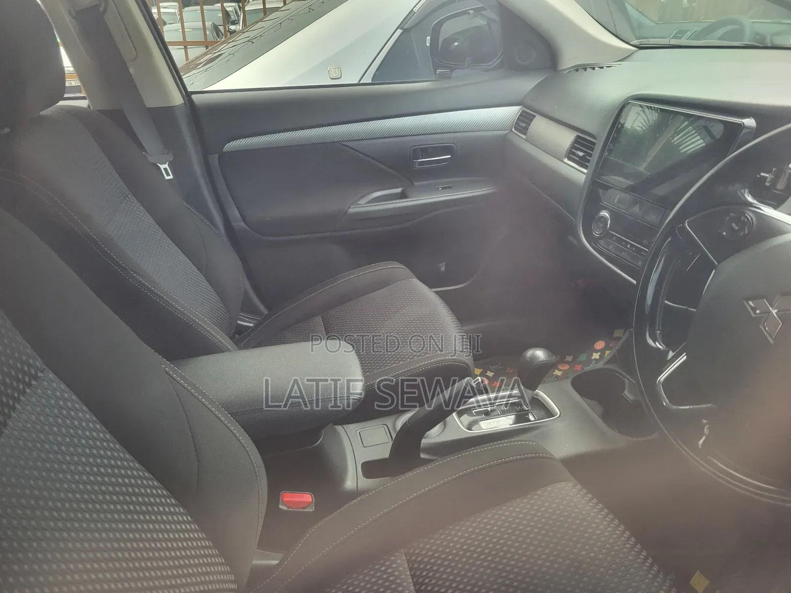 New Mitsubishi Outlander SE Launch Edition 2022 Blue