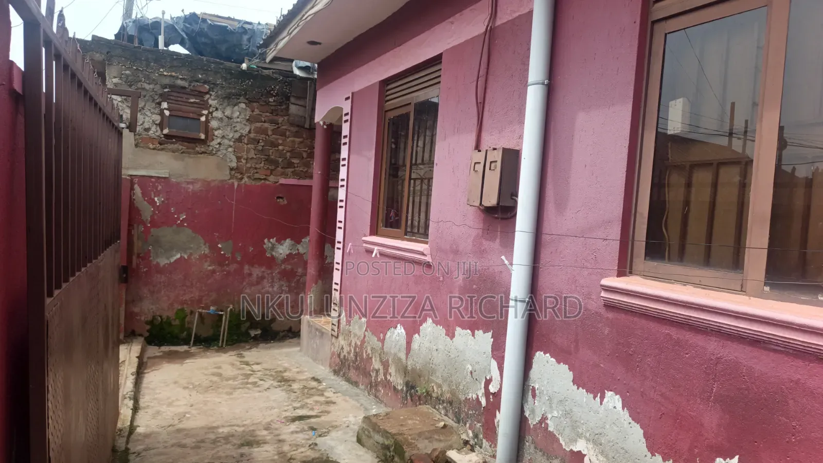 1bdrm Bungalow in Mbalwa Unbs Road, Kira for sale