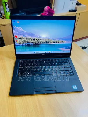 New Laptop Dell Latitude 5300 2-in-1 8GB Intel Core i7 SSD 256GB