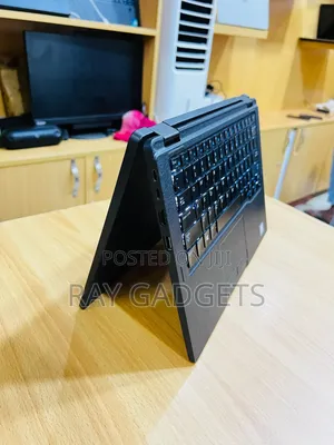 New Laptop Dell Latitude 5300 2-in-1 8GB Intel Core i7 SSD 256GB