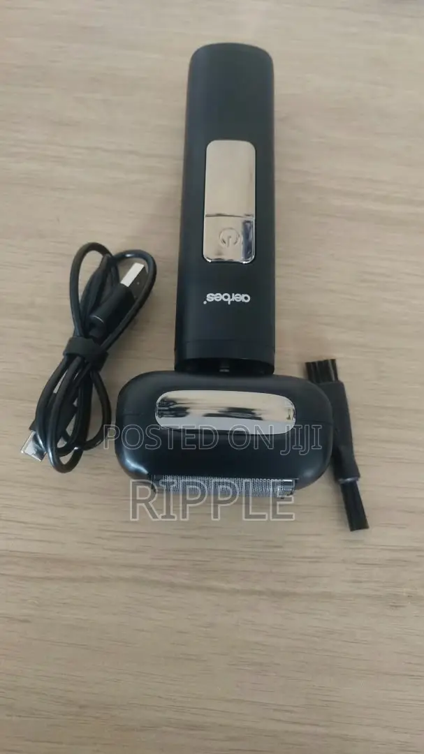 Rechargeable Electric Shaver – 4-Blade Waterproof Razor