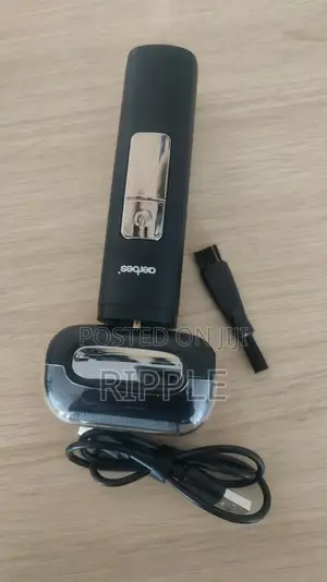 Rechargeable Electric Shaver – 4-Blade Waterproof Razor