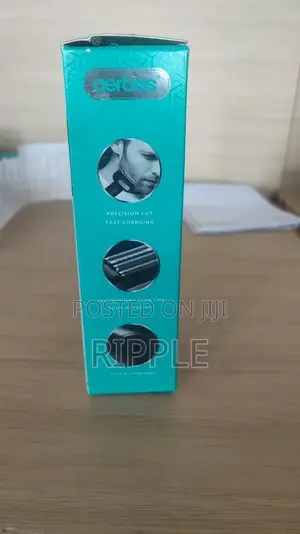 Rechargeable Electric Shaver – 4-Blade Waterproof Razor