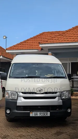 Toyota HiAce 2022 White