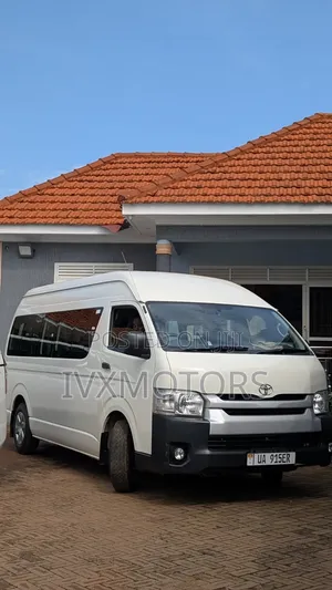 Toyota HiAce 2022 White
