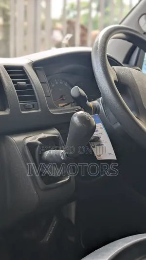 Toyota HiAce 2022 White
