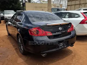 Nissan Skyline 2013 Black
