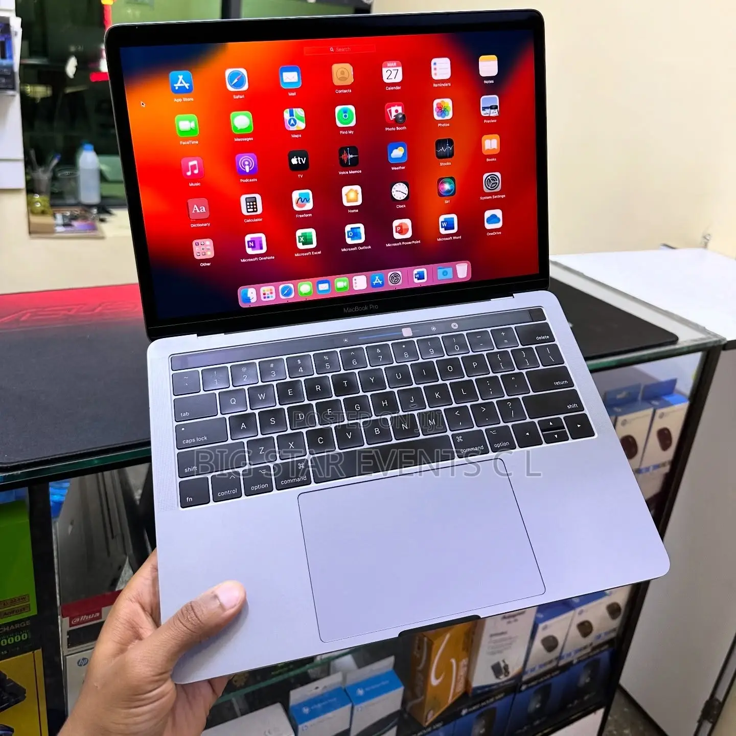 Laptop Apple MacBook Pro 2017 8GB Intel Core i5 SSD 256GB