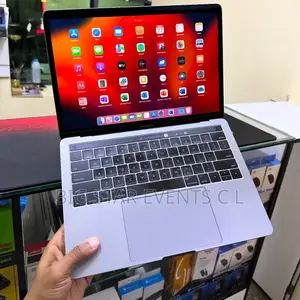 Laptop Apple MacBook Pro 2017 8GB Intel Core i5 SSD 256GB