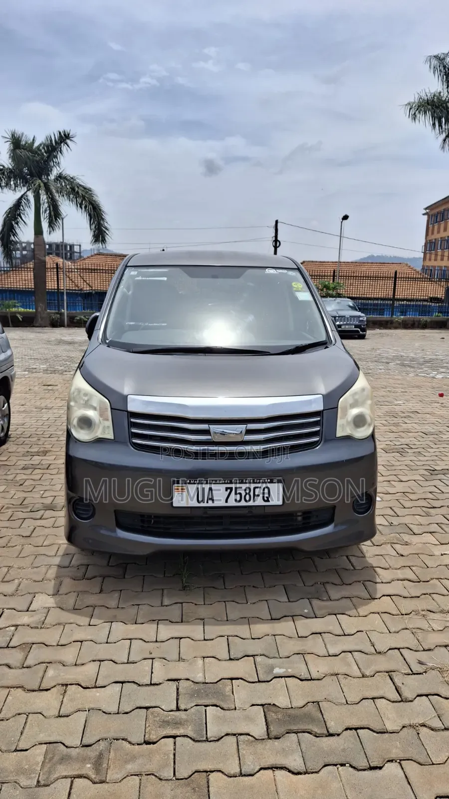 Toyota Noah 2012 Gray