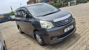Toyota Noah 2012 Gray