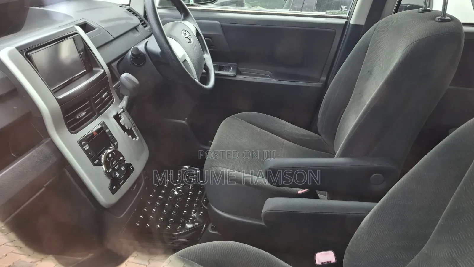 Toyota Noah 2012 Gray