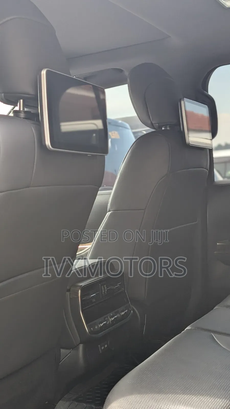 Toyota Land Cruiser LC300 2023 White