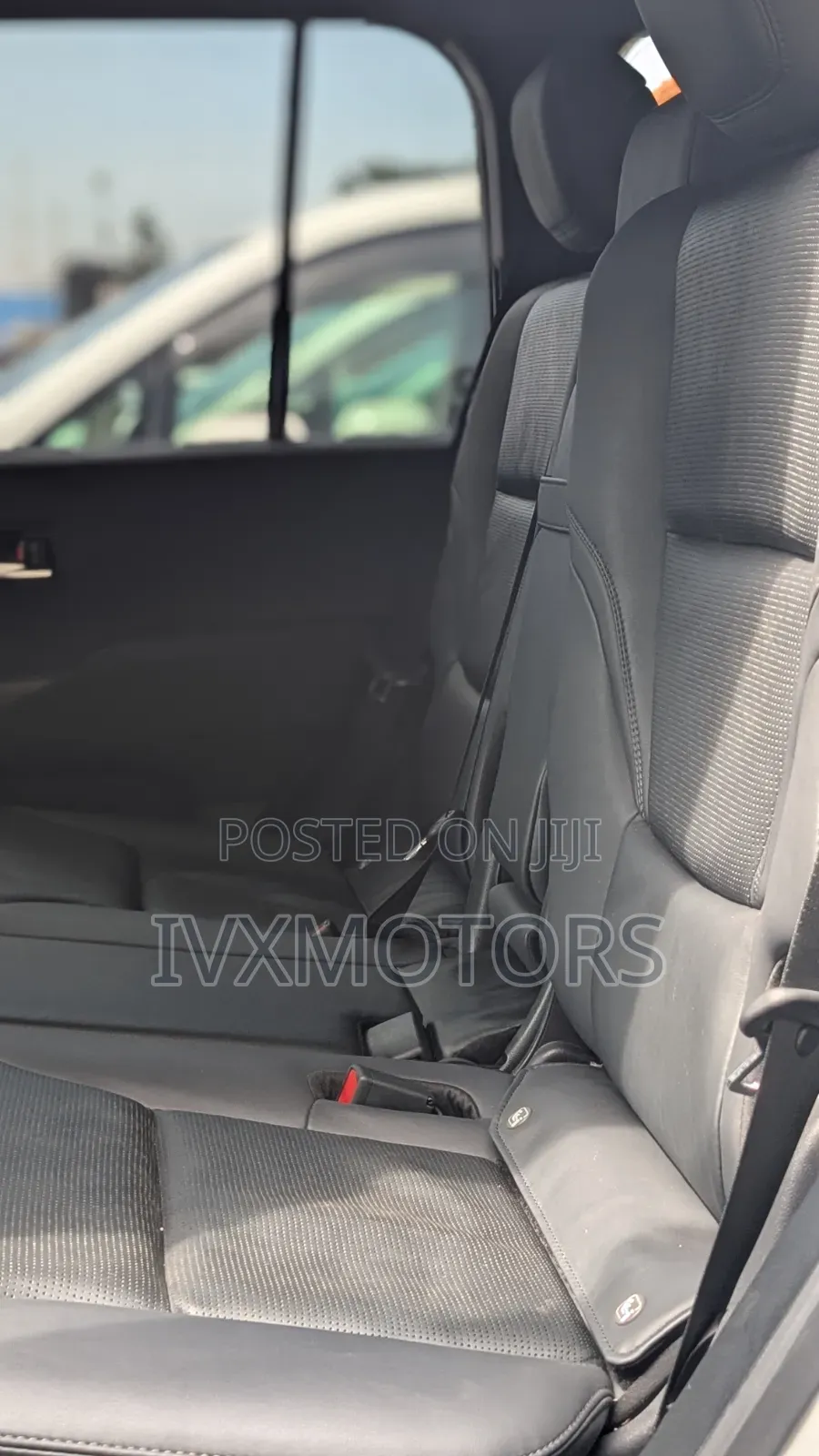 Toyota Land Cruiser LC300 2023 White