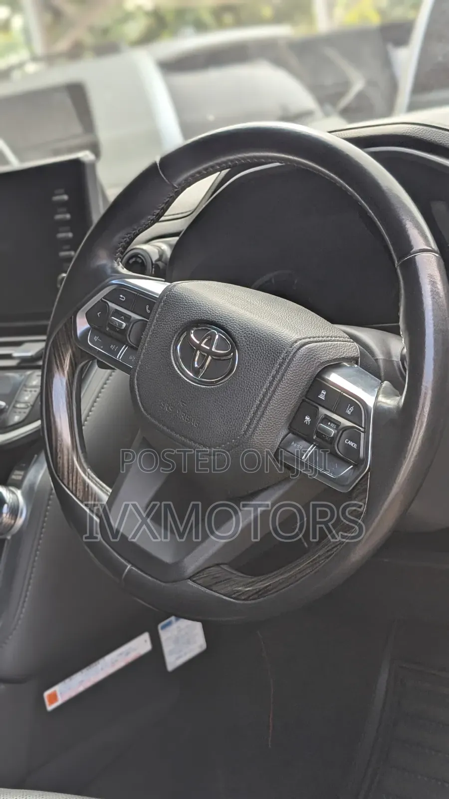 Toyota Land Cruiser LC300 2023 White