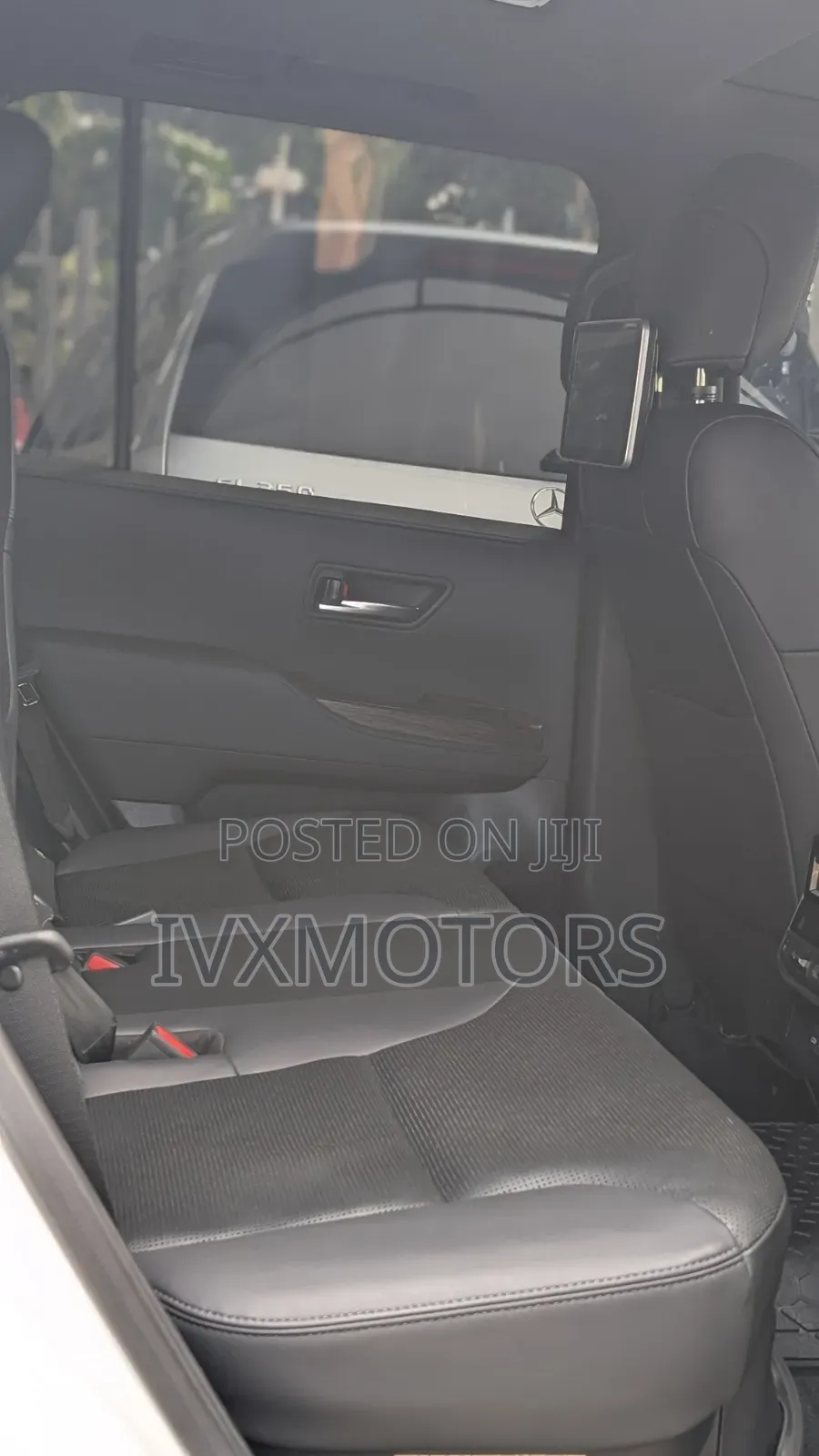 Toyota Land Cruiser LC300 2023 White
