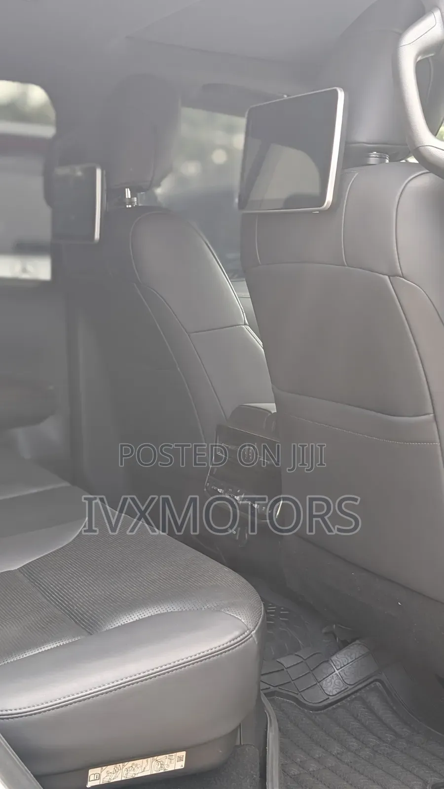 Toyota Land Cruiser LC300 2023 White