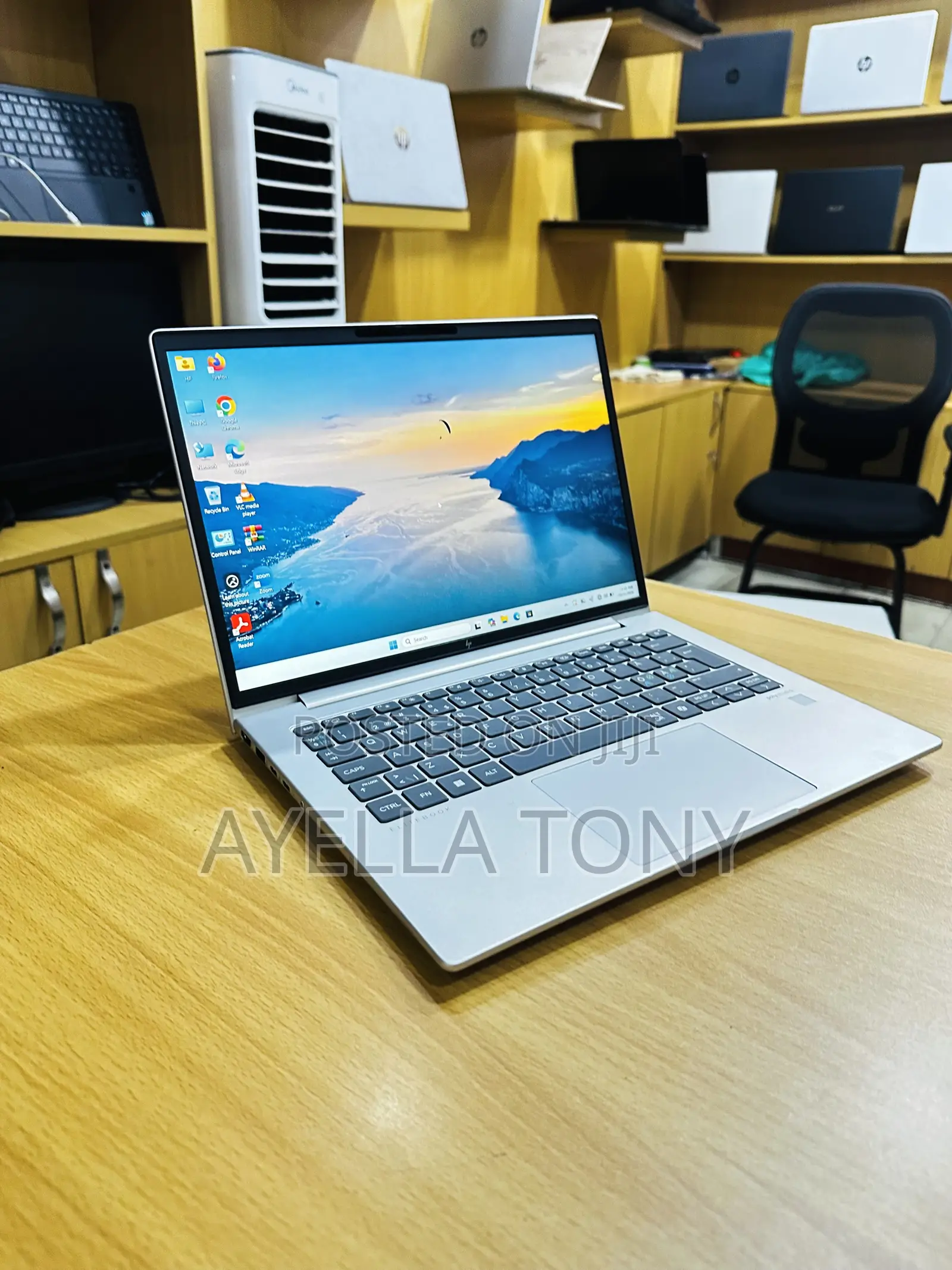 New Laptop HP EliteBook 645 G10 8GB AMD Ryzen 5 SSD 256GB
