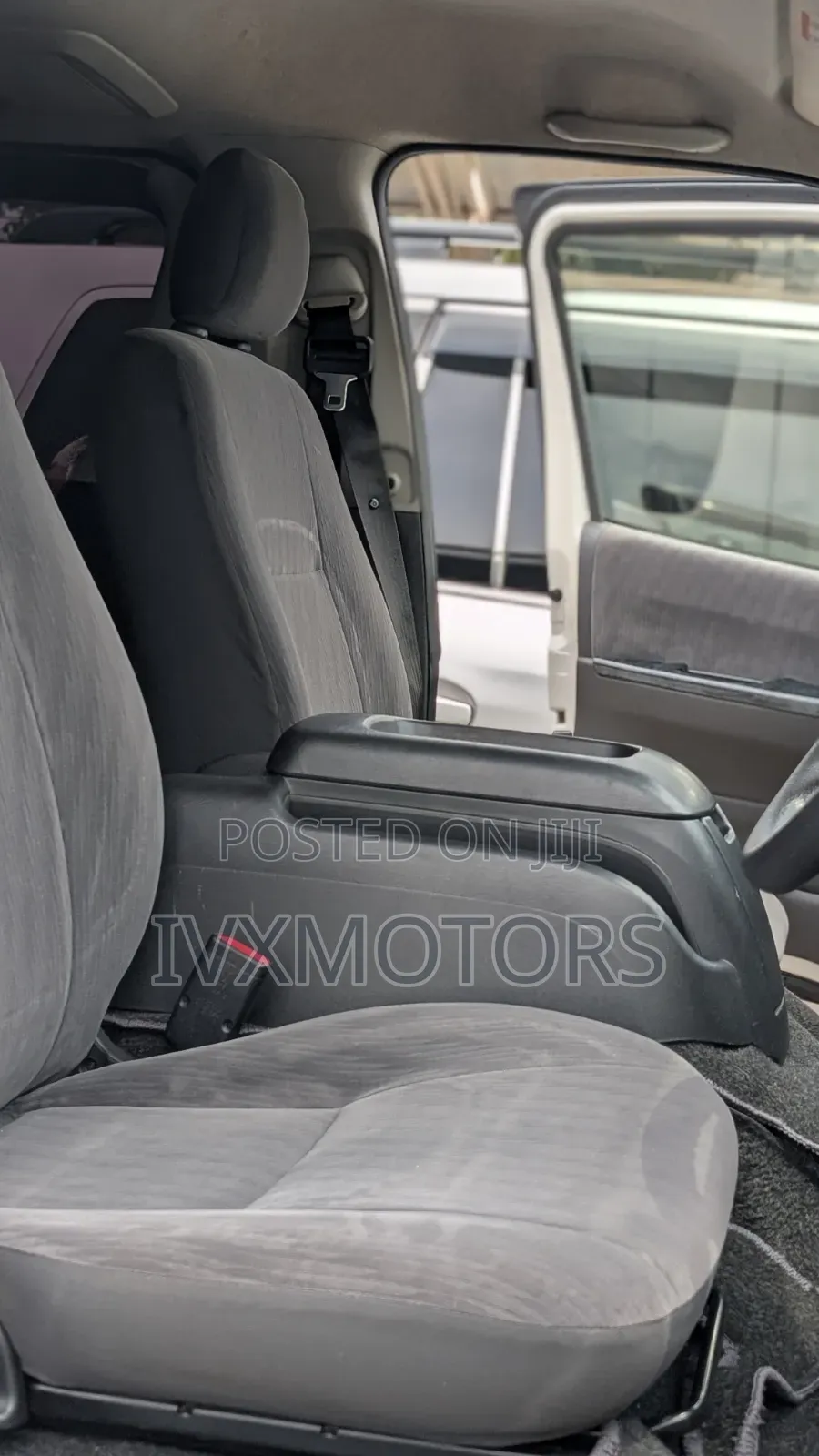 Toyota HiAce 2012 White