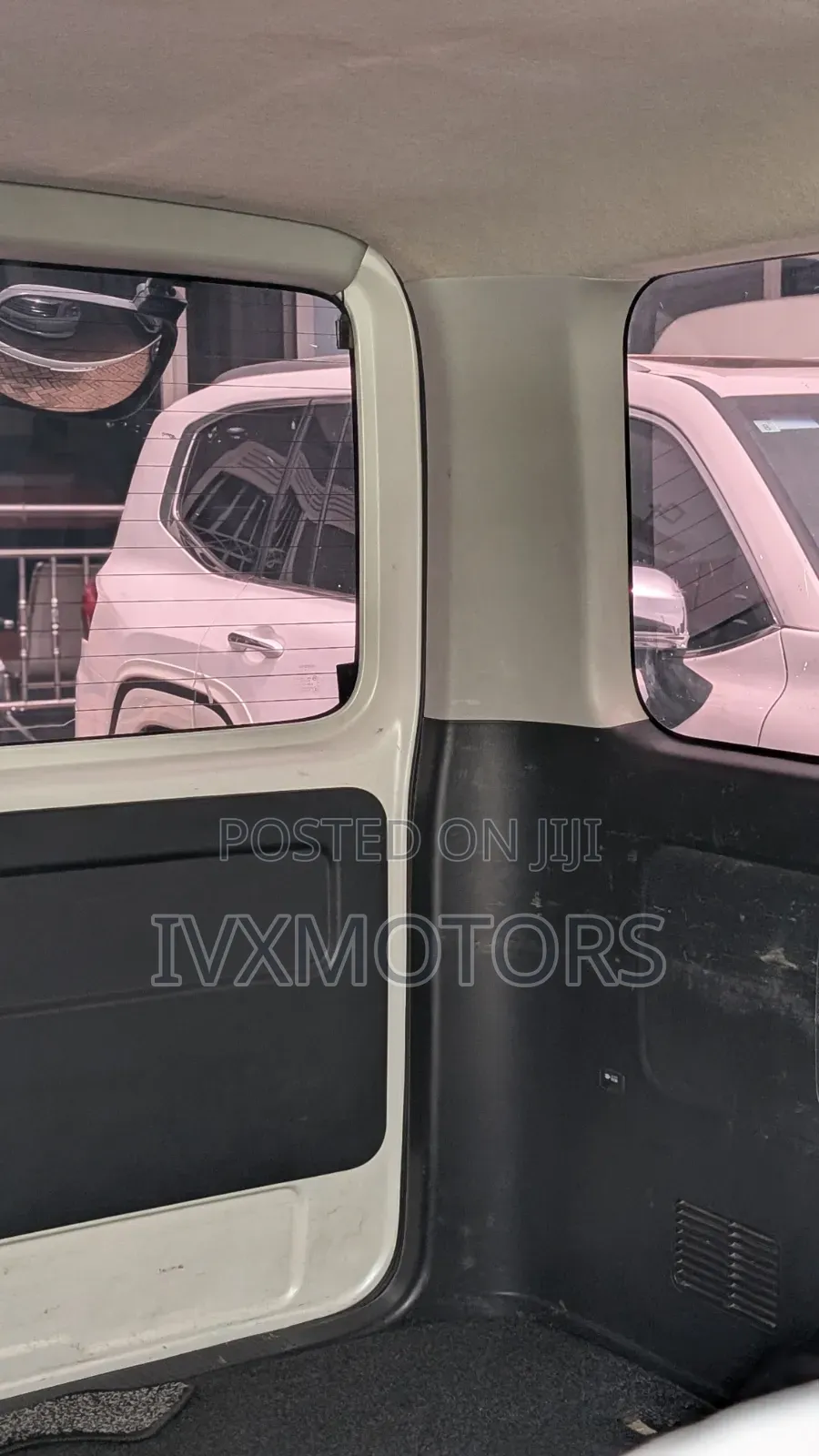 Toyota HiAce 2012 White