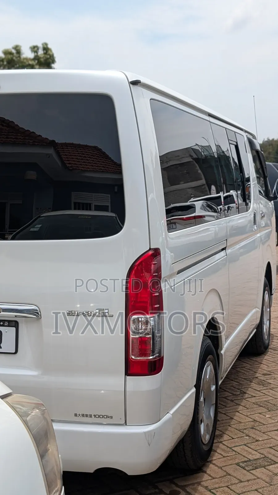 Toyota HiAce 2012 White