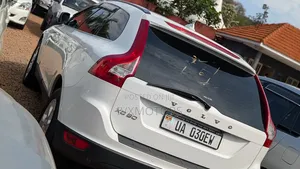 Volvo XC60 2012 White