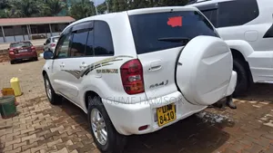 Toyota RAV4 Automatic 2003 White