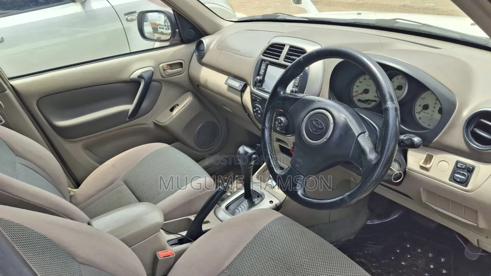 Toyota RAV4 Automatic 2003 White