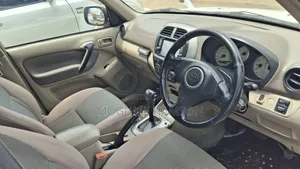 Toyota RAV4 Automatic 2003 White