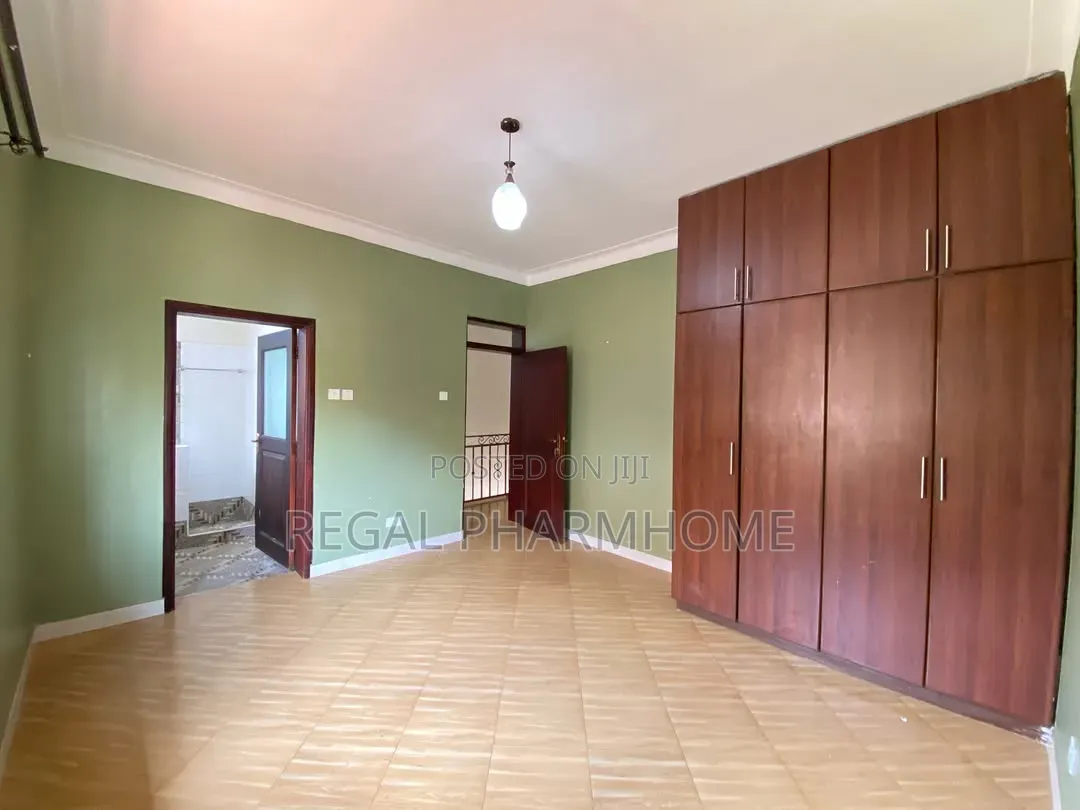 3bdrm Villa in Muyenga, Central Division for rent
