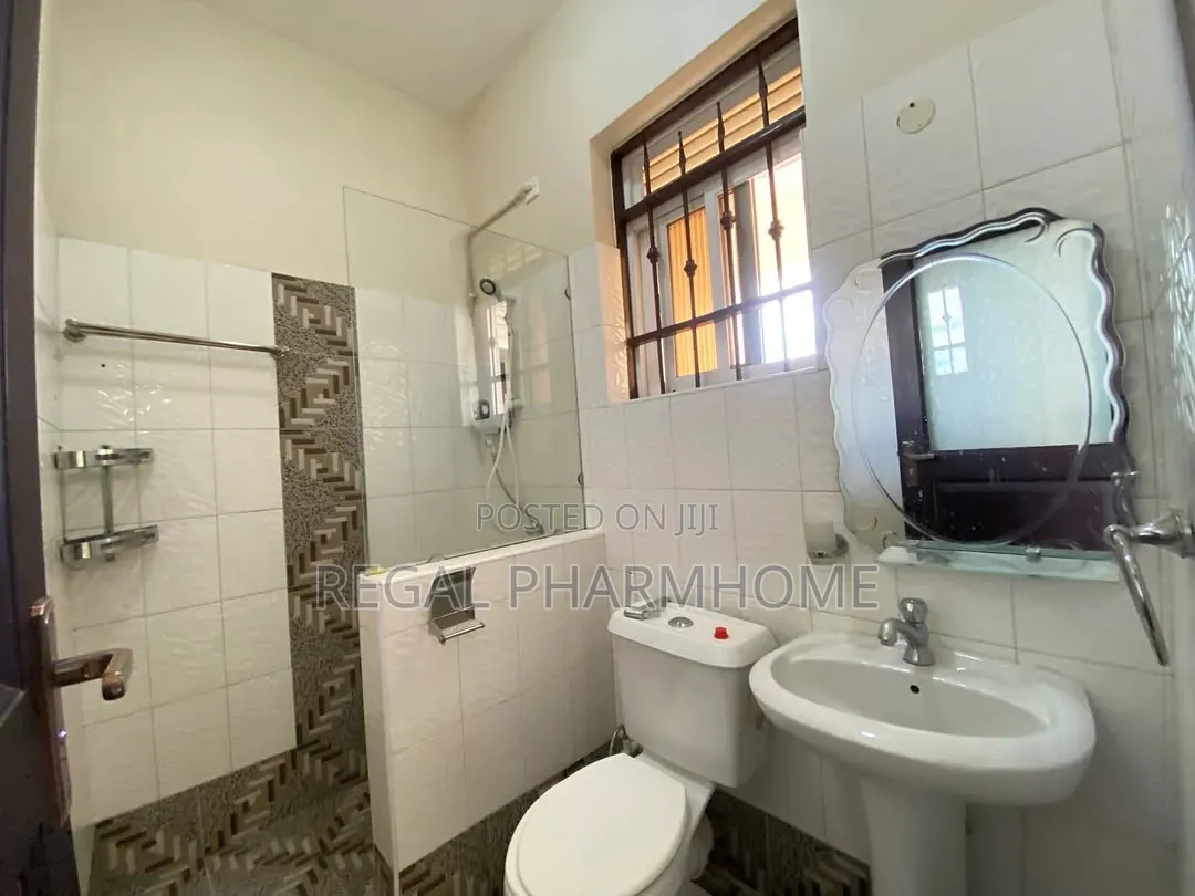 3bdrm Villa in Muyenga, Central Division for rent