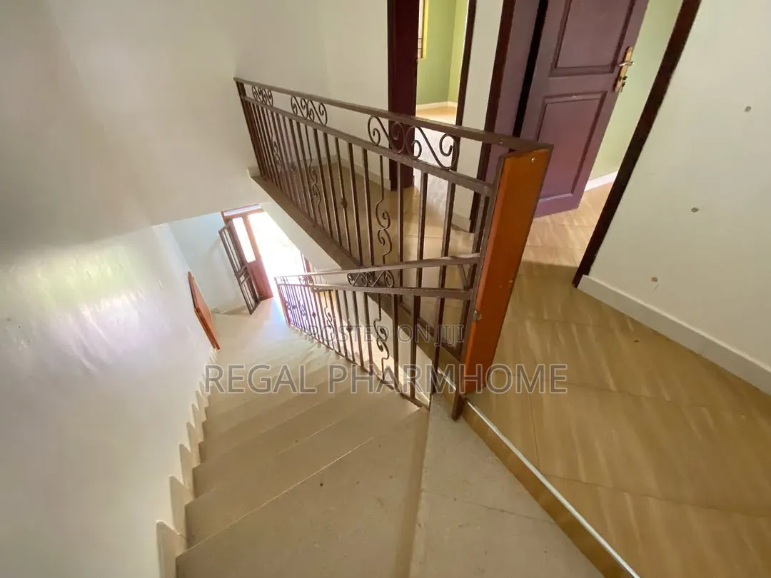 3bdrm Villa in Muyenga, Central Division for rent