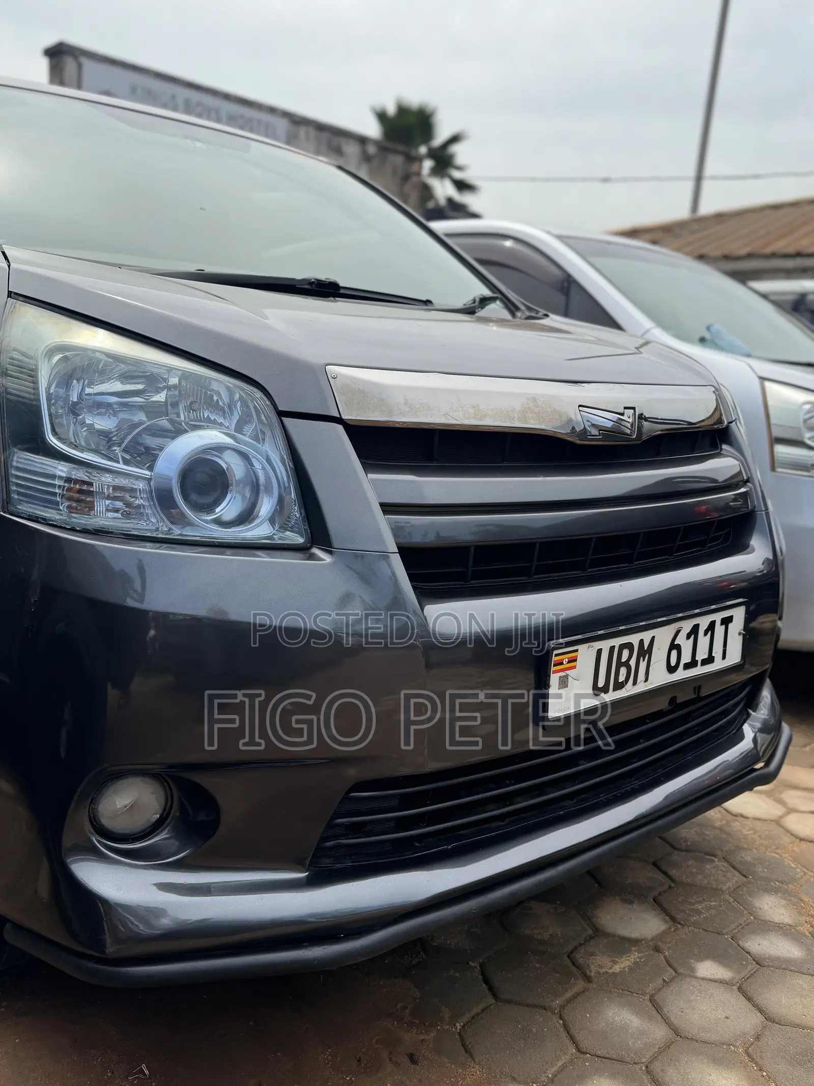 Toyota Noah 2009 Gray