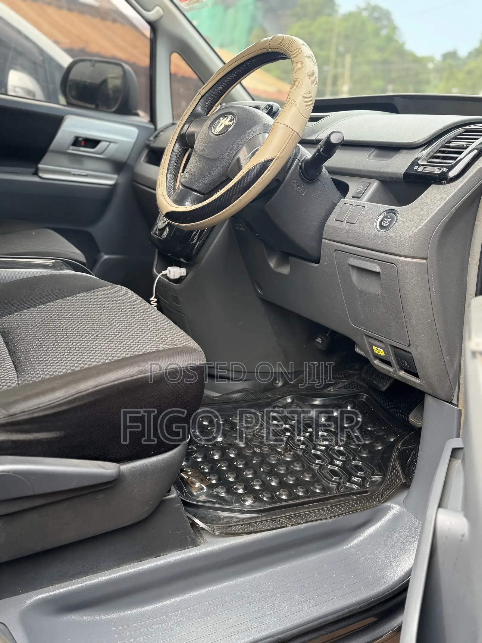 Toyota Noah 2009 Gray