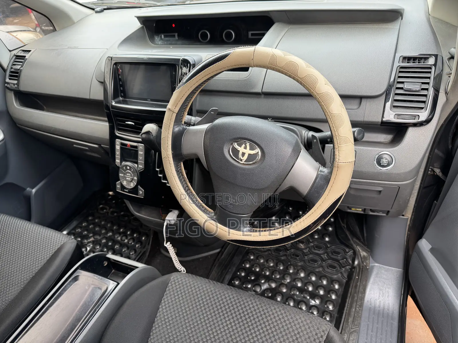 Toyota Noah 2009 Gray