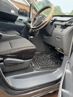 Toyota Noah 2009 Gray