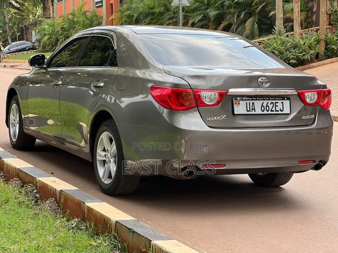 Toyota Mark X 2.5 AWD 2011 Gray