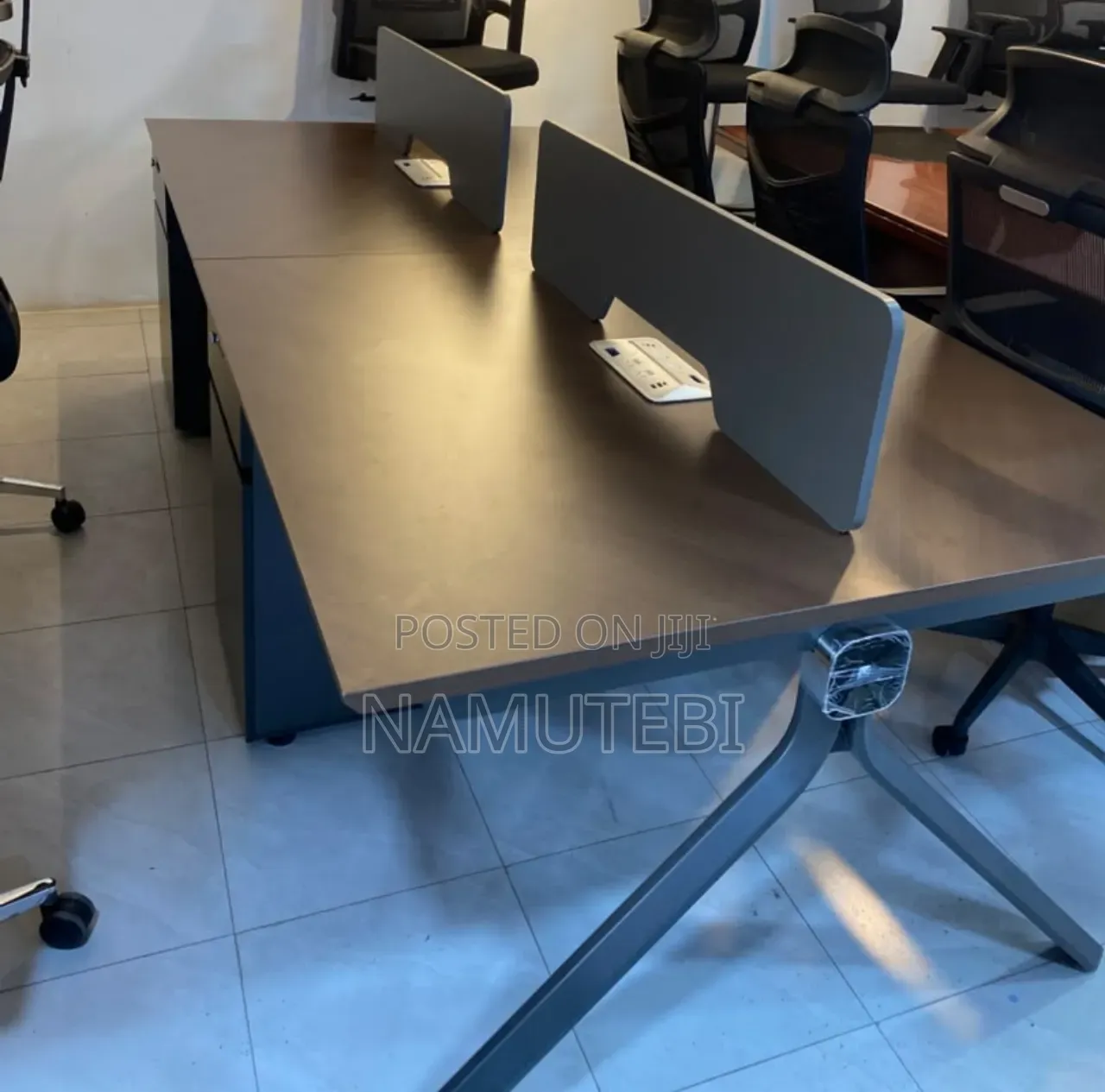 4 Seater Modern Office Workstation Table
