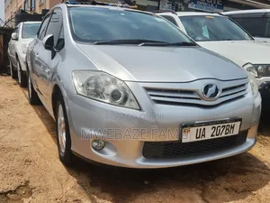 Toyota Auris 2011 Silver