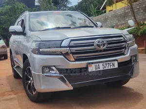 Toyota Land Cruiser 2017 Silver