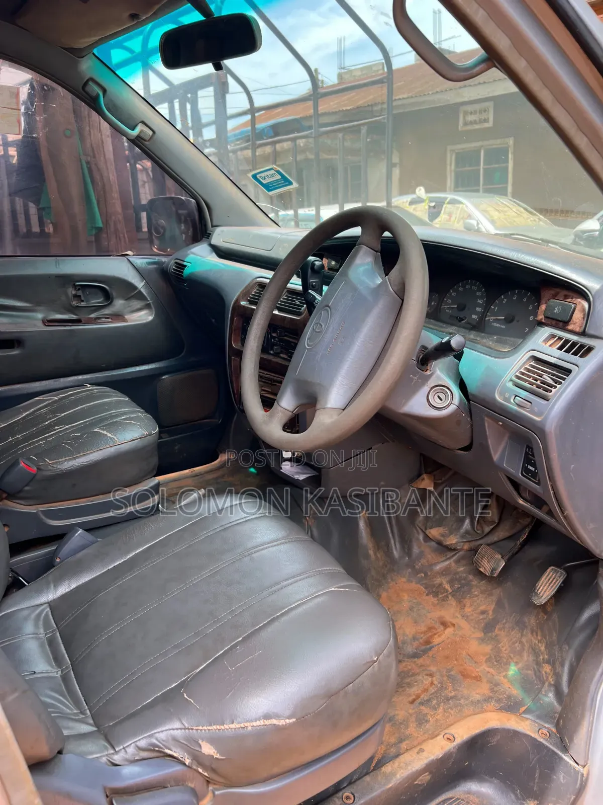 Toyota Noah 2.0 FWD (8 Seater) 2001 Gray