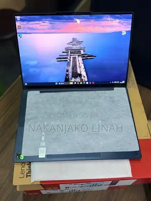 New Laptop Lenovo Yoga 11e 16GB Intel Core Ultra 7 SSD 1T