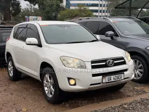 Toyota RAV4 2011 White