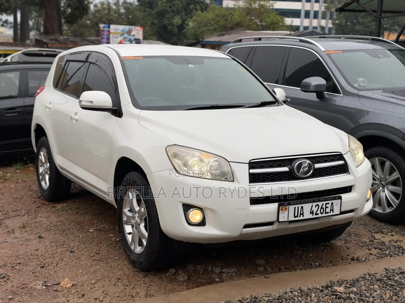 Toyota RAV4 2011 White