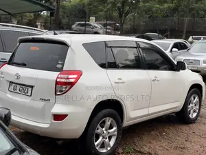 Toyota RAV4 2011 White