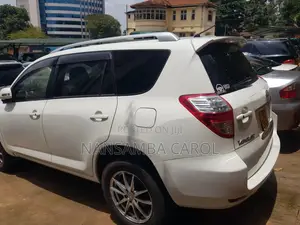 Toyota Vanguard 2007 White