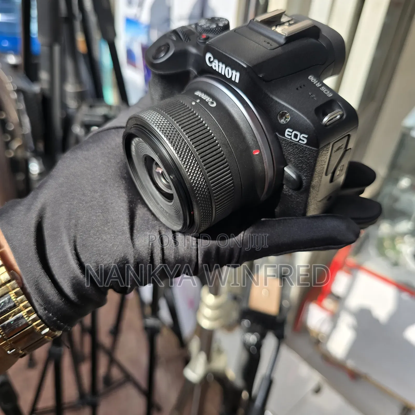EOS R100 Canon With 18-45mm