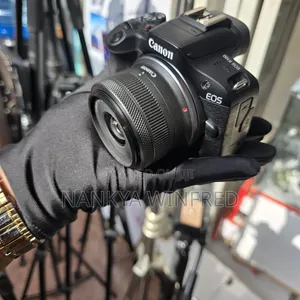 EOS R100 Canon With 18-45mm