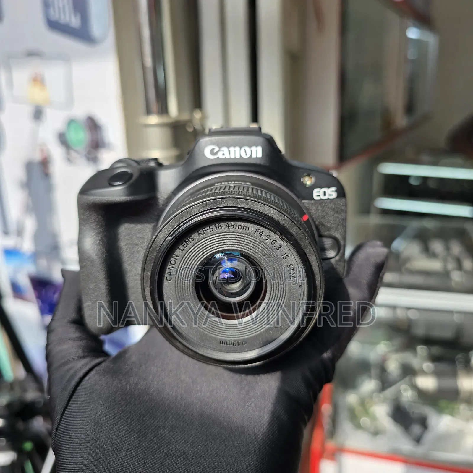 EOS R100 Canon With 18-45mm